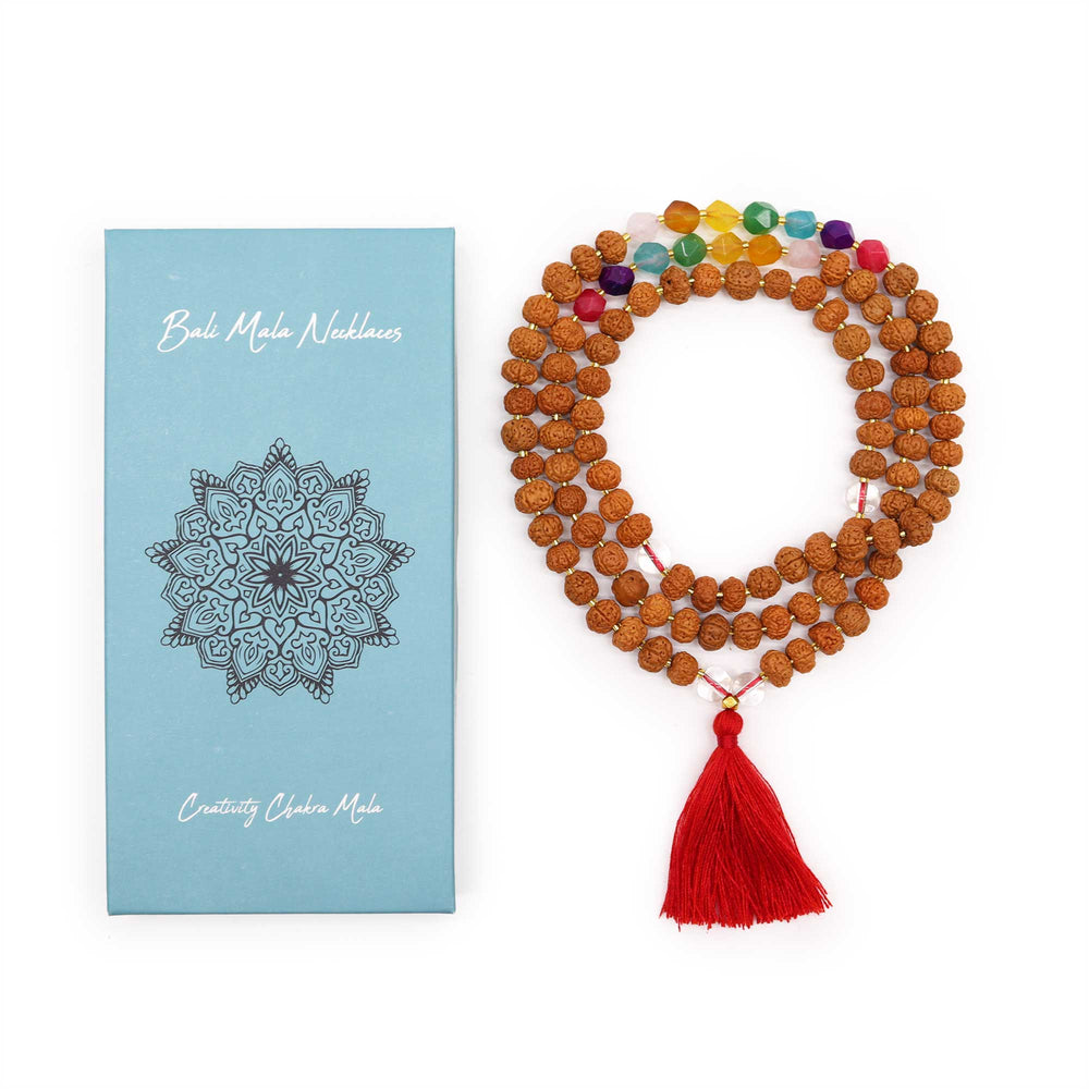 Collar Bali Mala 7 Chakras de Rudraksha, 108 cuentas, colores energéticos, fleco rojo, 46 cm - equilibrio y paz interior