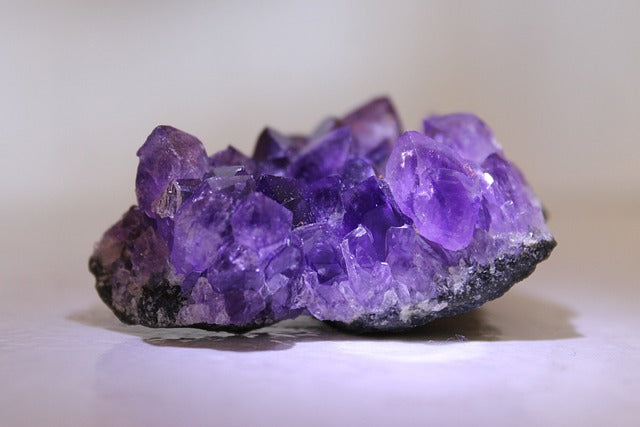 Que es el Amatista? El Cristal de la Sanación Total para Mente, Cuerpo y Espíritu
