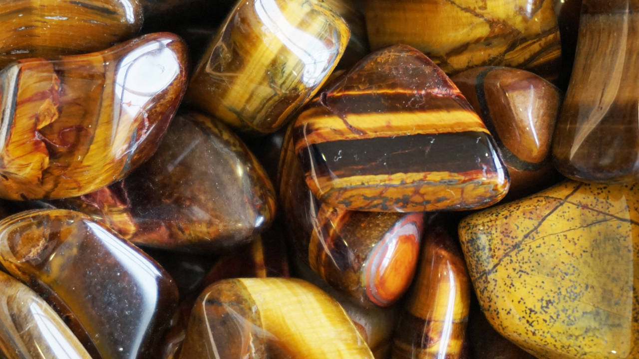 La Piedra Ojo de Tigre: Protección y Éxito Personal