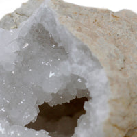 Geodas de Calcita 18 cm: geoda natural con cristales, color blanco translúcido, forma irregular - calma y equilibrio