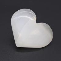 Corazón de Selenita, tallado, forma cardiaca, tamaño 5-6 cm, tono perlado translúcido - Paz y purificación