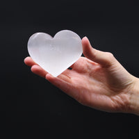 Corazón de Selenita, tallado, forma cardiaca, tamaño 5-6 cm, tono perlado translúcido - Paz y purificación