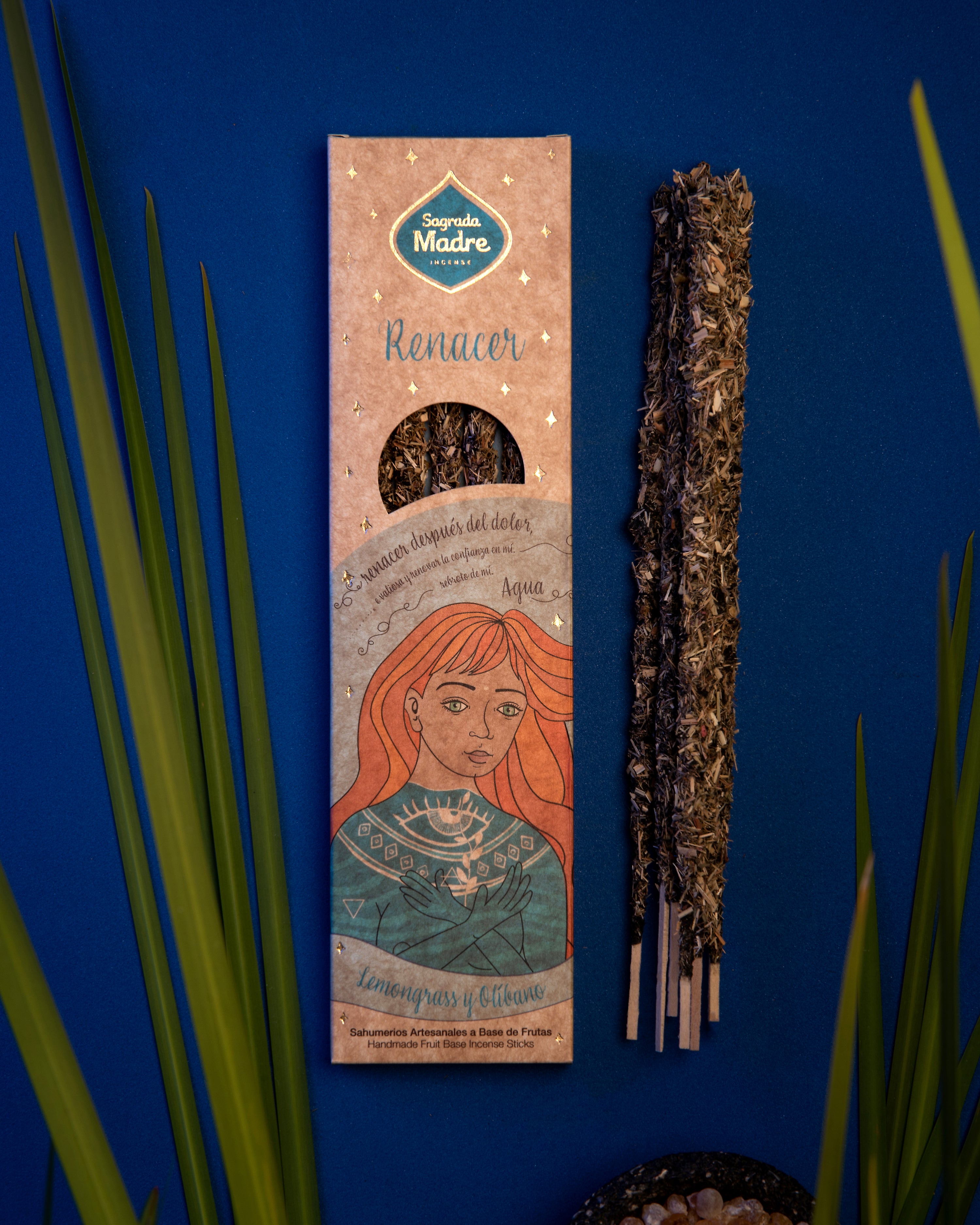Sahumerio 5 Elementos Agua - Renacer, vara artesanal en color natural, hecha con lemongrass y olíbano - limpieza energética