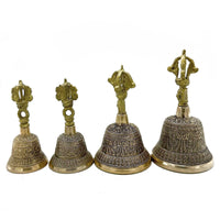 Campana de altar en latón macizo, Triquetra grabada sobre el mango, altura 10,2 cm y base 5 cm - protección y armonía