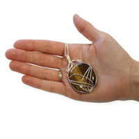 Amatista collar espiral: colgante con gema púrpura natural sobre cadena metálica de 50 cm - calma mental y claridad.