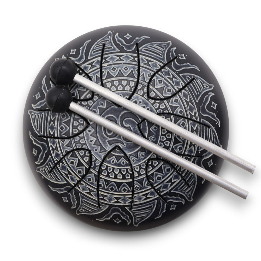 Tambor Om Mandala grabado, acero brillante, 16 cm redondo - favorece meditación y activación de energía creadora
