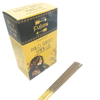 Incienso en varillas Palo Santo Dorado y Vainilla, 15 g, caja con 12 varillas; aroma amaderado y dulce, relajación y armonía.