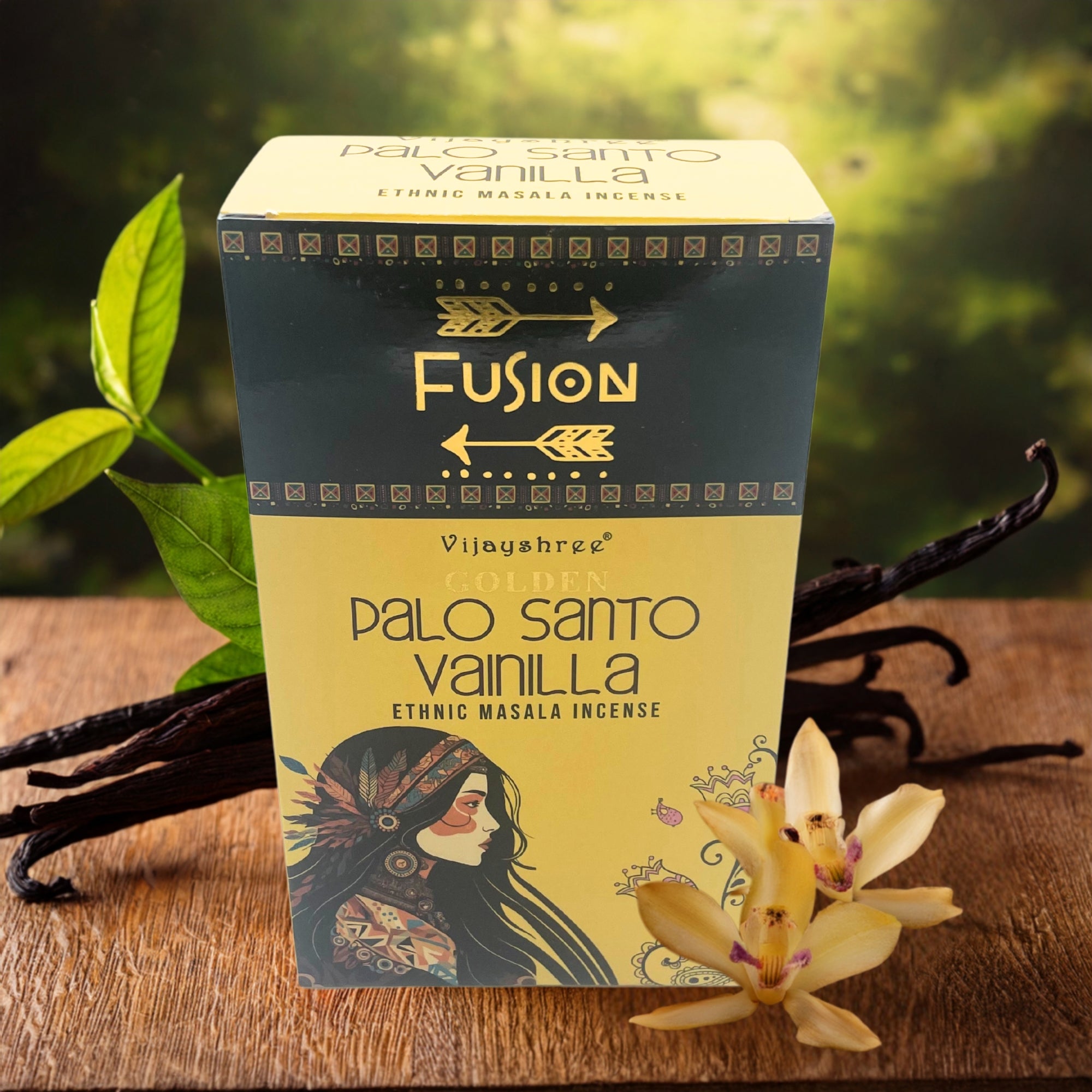 Incienso en varillas Palo Santo Dorado y Vainilla, 15 g, caja con 12 varillas; aroma amaderado y dulce, relajación y armonía.