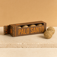 Palo Santo: Caja de 4 bombitas de defumación - esferas aromáticas para limpieza energética, purificación y equilibrio.