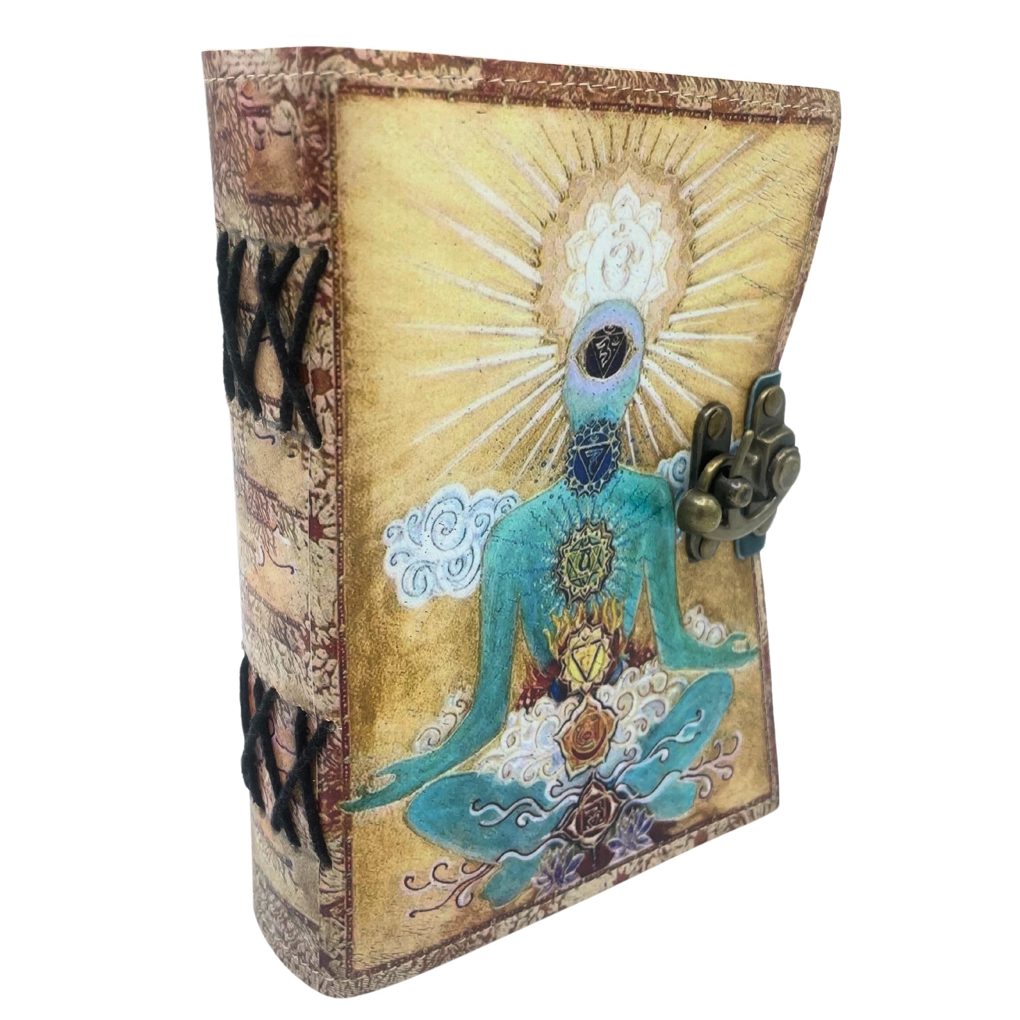 Cuaderno de cuero: cubierta grabada con chakras y símbolos budistas, cierre de bronce, tamaño 12,5 x 17,5 cm - introspección