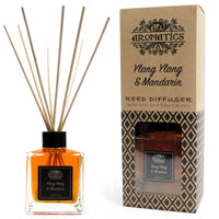 Difusor de varillas Ylang-Ylang & Mandarina, frasco de vidrio claro 200 ml con ratán, diseño elegante - promueve relajación