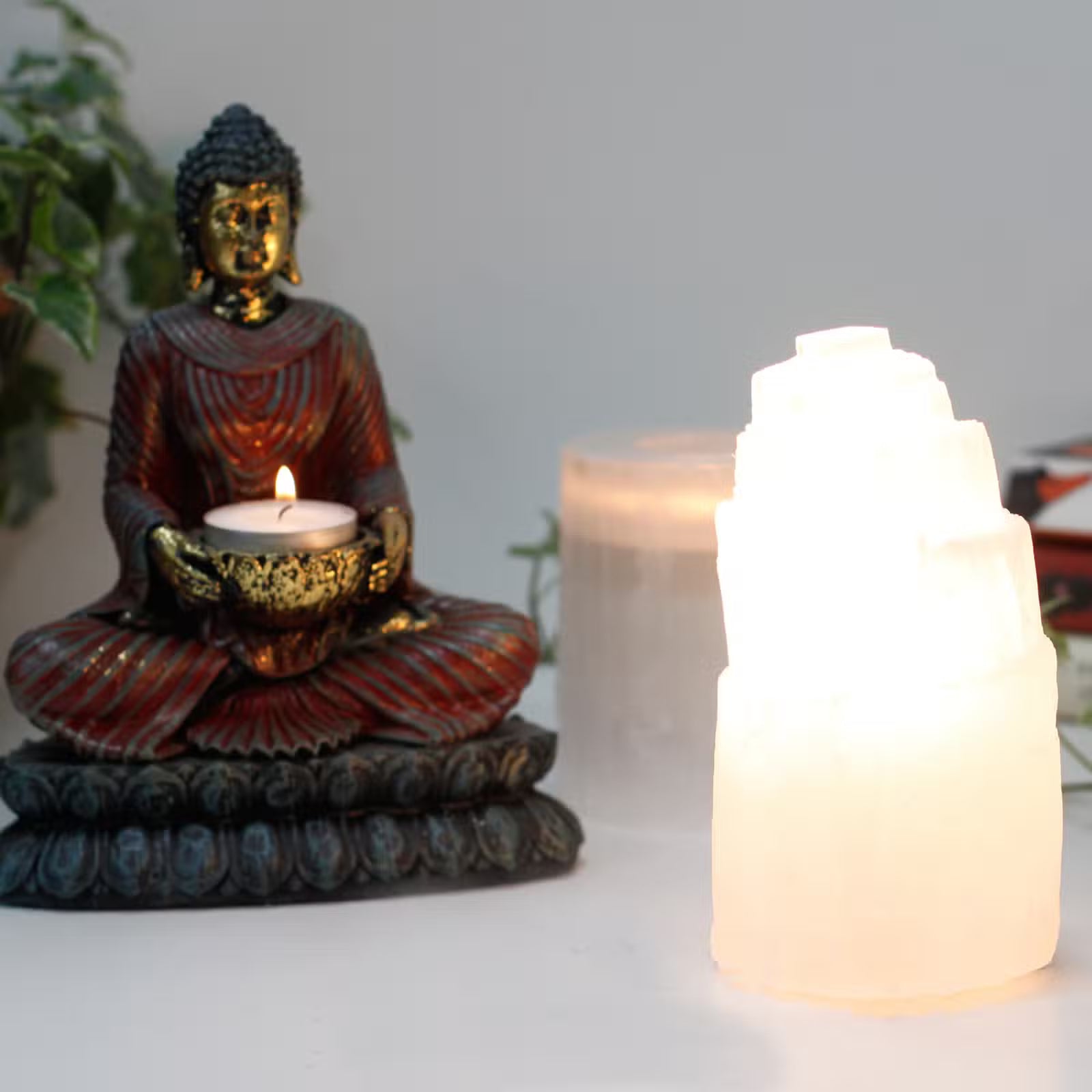 Lámpara de selenita torre 15 cm, pieza natural translúcida en tono blanco, luz suave y purificación - calma y claridad