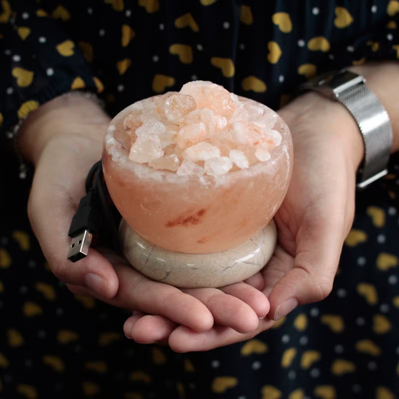 Lámpara de sal del Himalaya USB, cuenco de fuego rosa ámbar tallada a mano, emite luz cálida y purifica el aire - bienestar