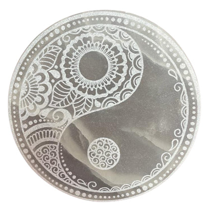 Placa de selenita circular 18 cm, translúcida, grabado Yin-Yang con mandalas; ideal para recargar cristales - equilibrio