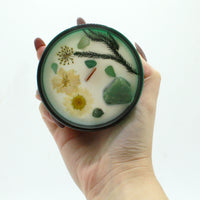Vela aromática con cristales de jade verde, cera natural y flores secas, fragancia Enchanted Mint, caja de lujo - equilibrio