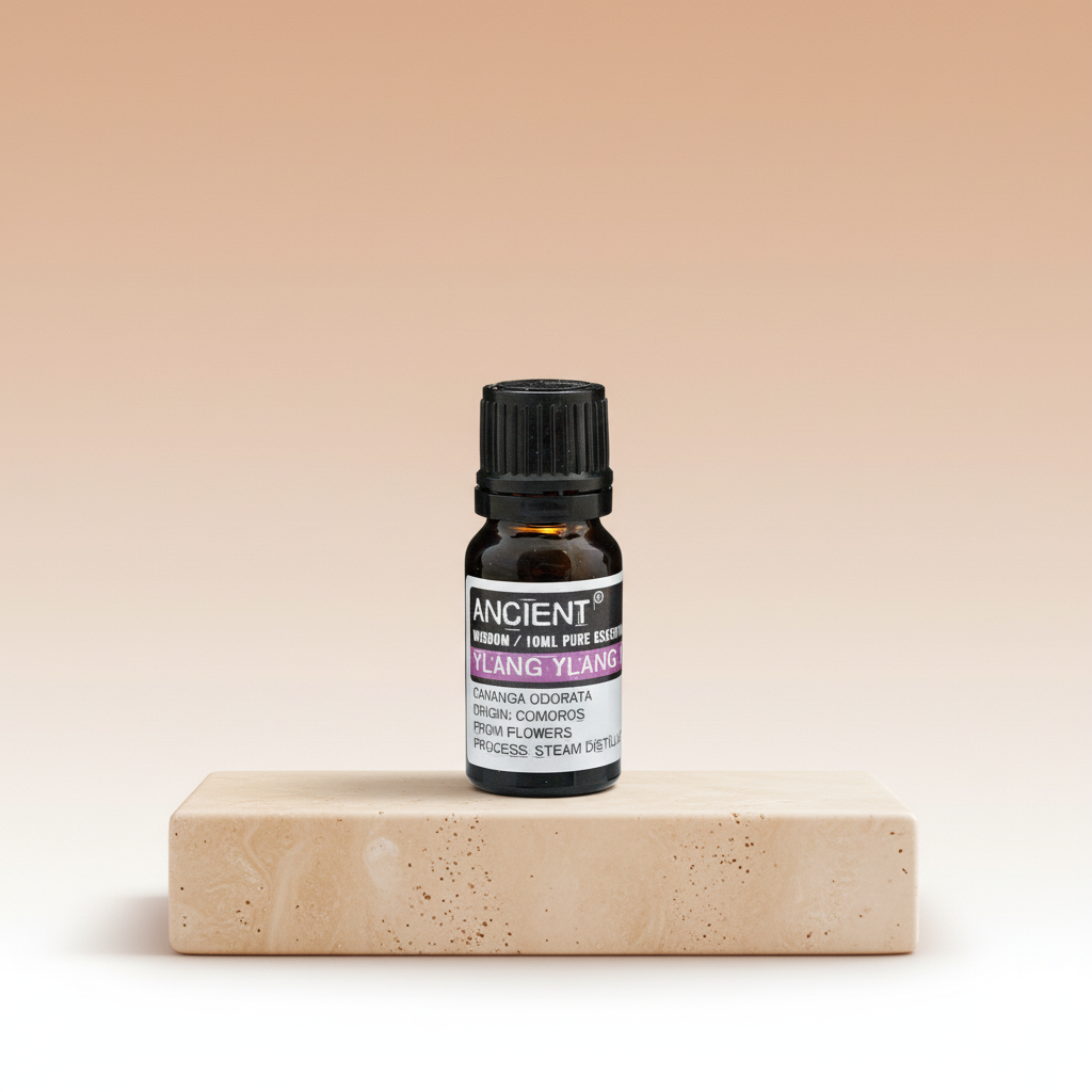 Ylang Ylang aceite esencial, frasco de vidrio transparente 10 ml, aroma floral suave - favorece relajación y bienestar.