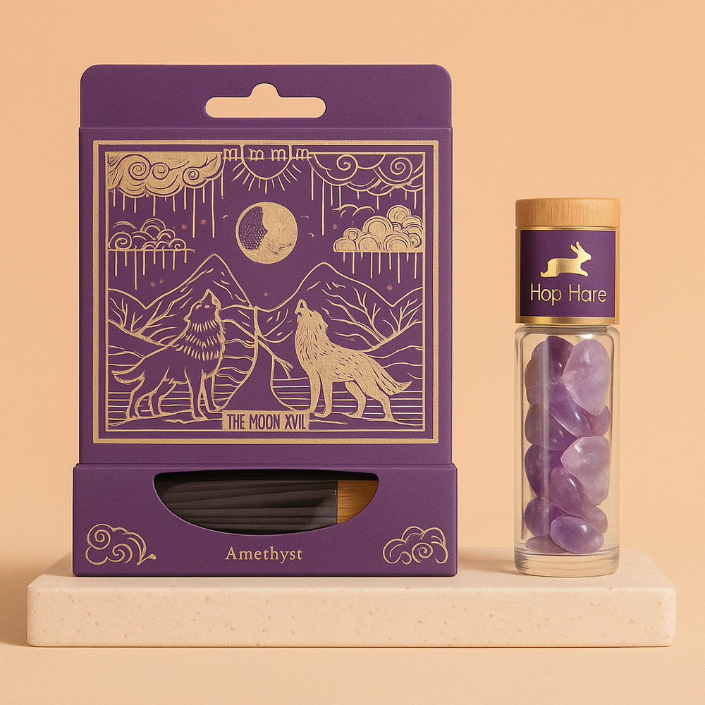 Amatista roll-on 10 ml con piedras en su interior y tapa de bambú; color púrpura — calma mental y elevación espiritual