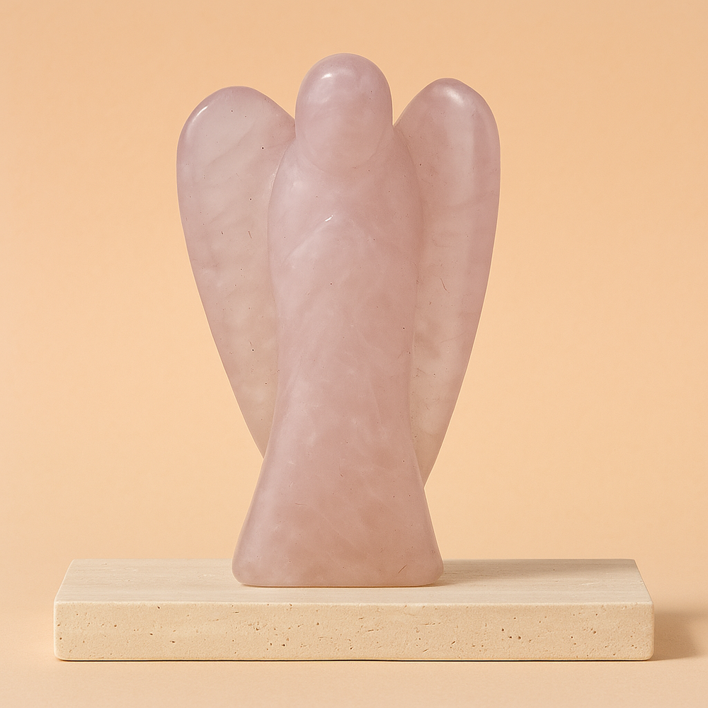 Ángel de Cristal de Cuarzo Rosa, tallado a mano en cuarzo rosado, 3 cm x 2 cm, acabado pulido suave - amor y protección.