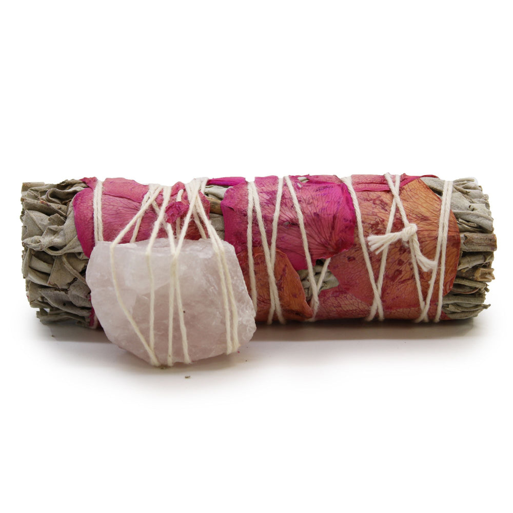 Atado de Salvia Espíritu de Amor, artesanal, 12 cm x 4 cm, Salvia Blanca con pétalos de rosa; aroma - purificación y amor
