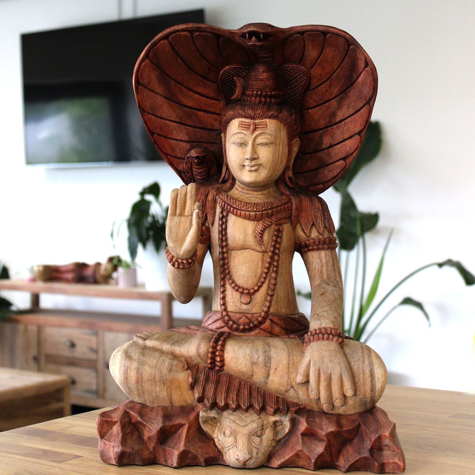 Shiva con Cobra: estatua de madera de 50 cm, cobra en cuello, acabado natural. - favorece un ambiente sereno y equilibrado.