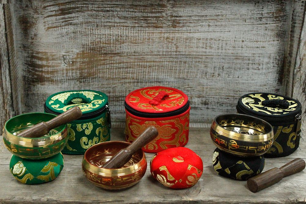 Cuenco tibetano rojo, set regalo mini, para uso en hogar y meditación - favorece armonía y bienestar.