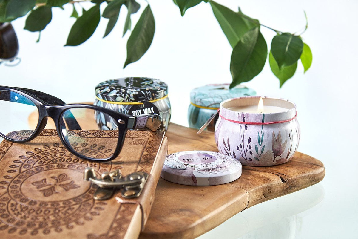 Vela artística de hojalata en lata decorativa impresa con etiqueta, 120 g, aroma a peonía - quema limpia y ecológica