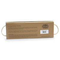 Bolsa de trigo en caja de regalo: tela con lavanda, asas de cuerda que sobresalen - calor terapéutico y relajación.