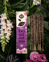 Incienso Botánico Lavanda y Rosas en sahumerio crema, aroma suave fusiona lavanda y rosas para serenidad - relaja