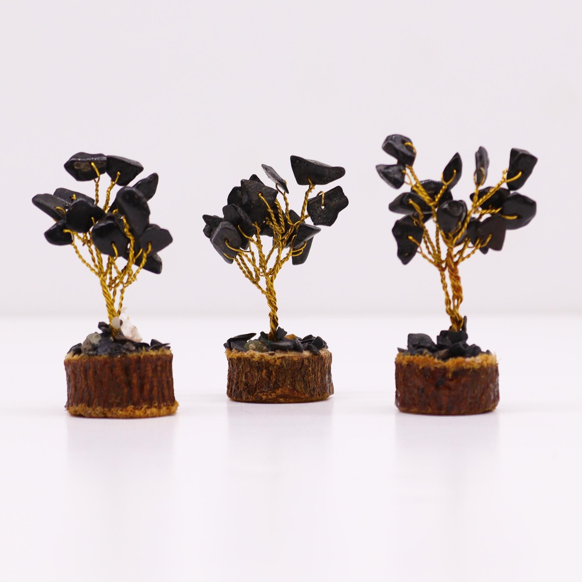 Ágata negra, mini árbol con gemas sobre base madera, 15 piezas, forma arbórea y tono oscuro - favorece armonía