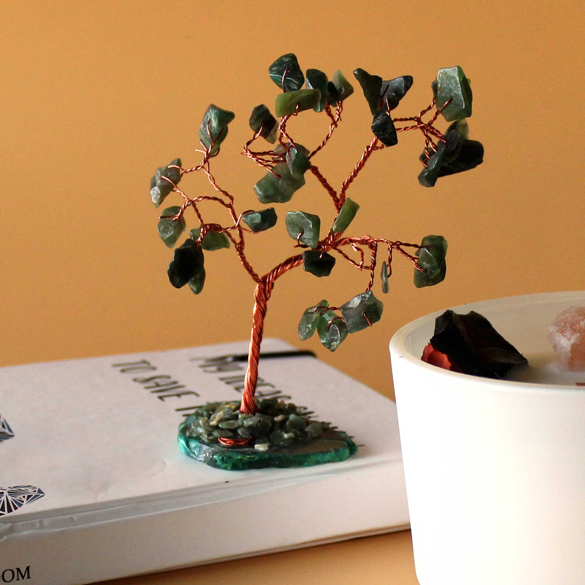 Árbol de aventurina verde sobre base de ágata verde, 35 piedras - favorece la manifestación de deseos y armonía