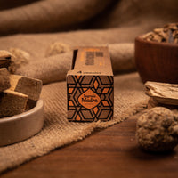 Palo Santo: Caja de 4 bombitas de defumación - esferas aromáticas para limpieza energética, purificación y equilibrio.