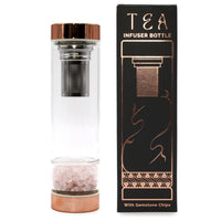 Botella de cristal para té con infusor y base de cuarzo rosa, acabado oro rosado, 500 ml - hidrata, calma y amor propio
