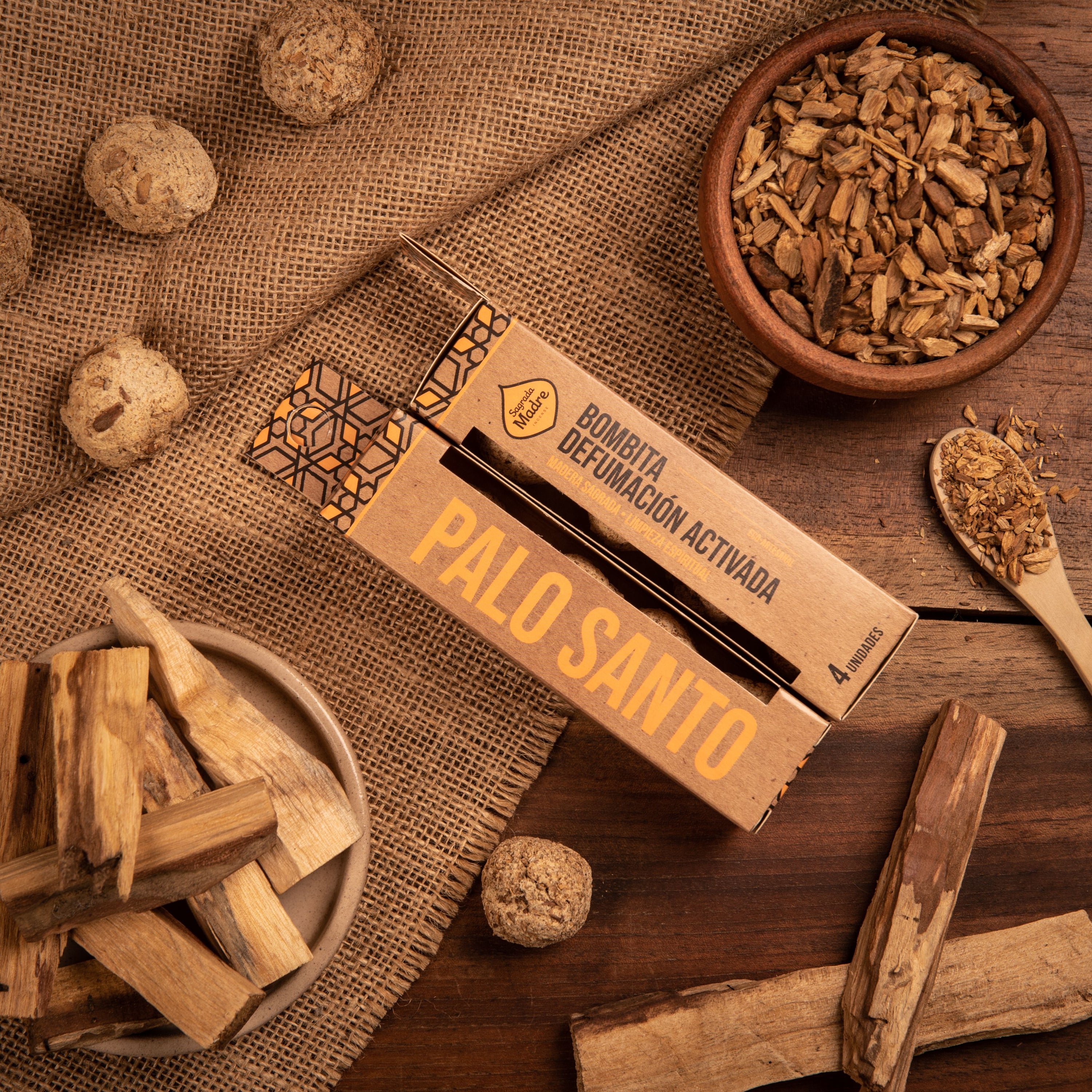 Palo Santo: Caja de 4 bombitas de defumación - esferas aromáticas para limpieza energética, purificación y equilibrio.