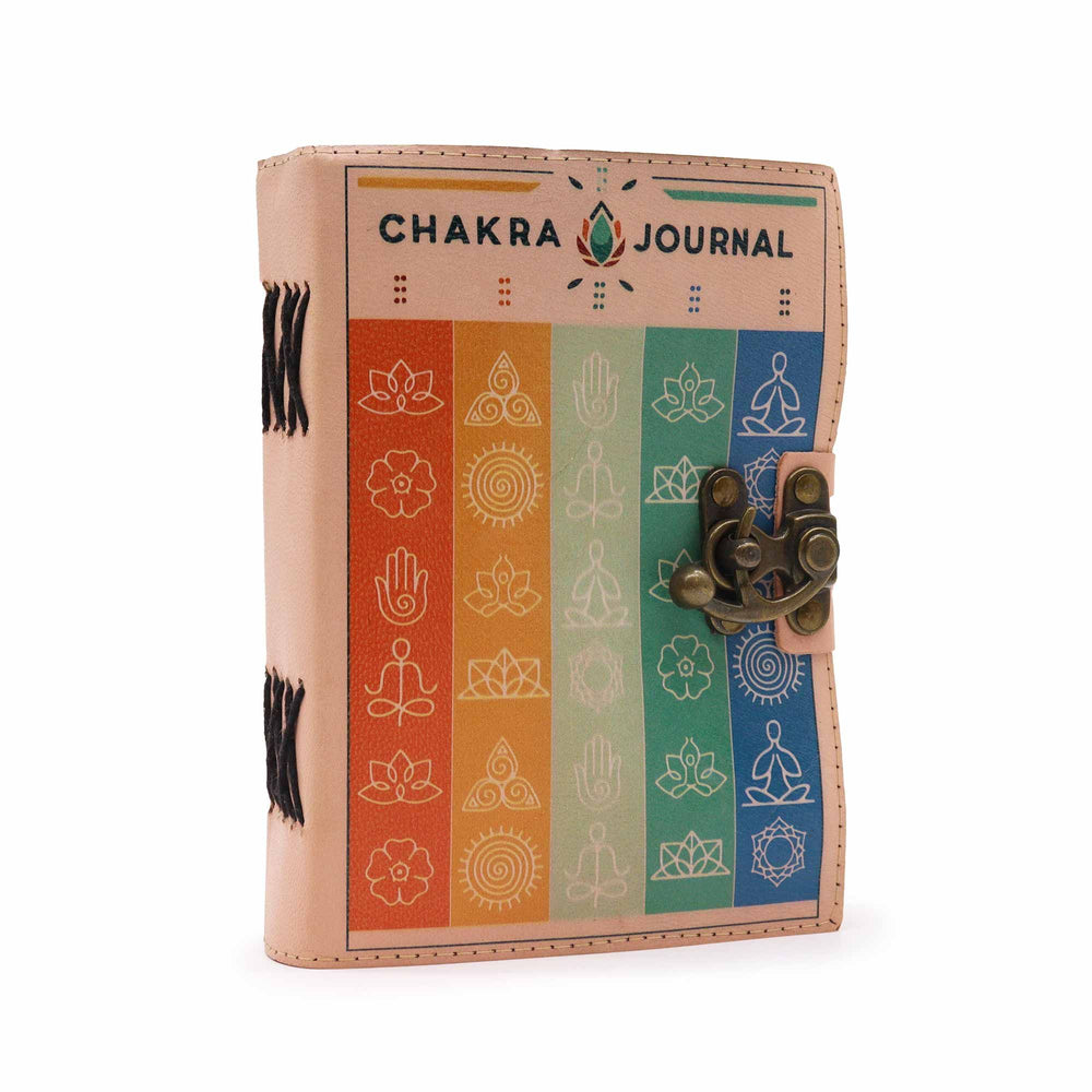 Cuaderno de cuero con diseño 7 chakras, 12,5x17,5 cm, tapa en piel y costuras visibles - para prácticas de bienestar