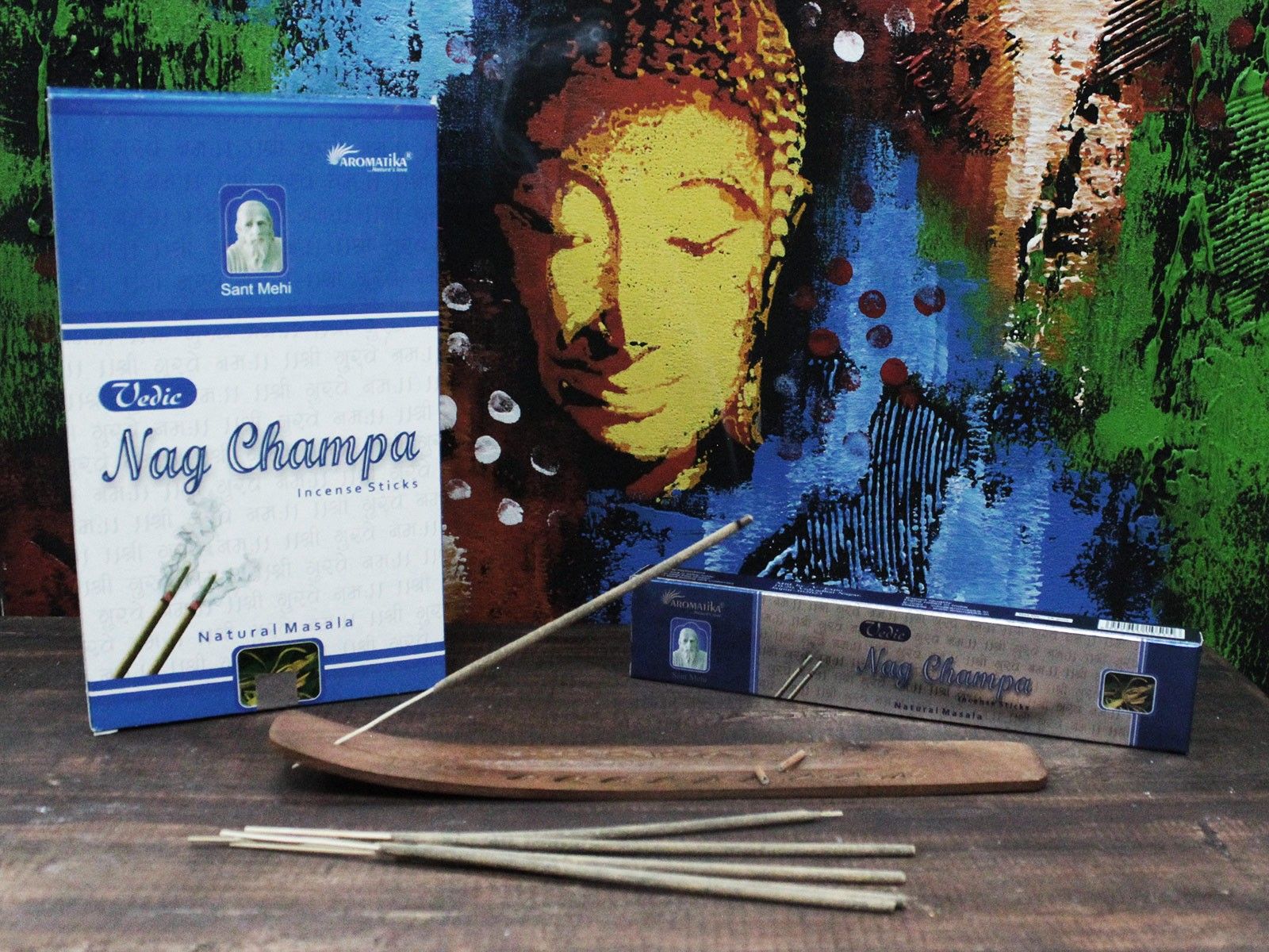 Incienso palitos Nag Champa, delgados, color crema, aroma sereno que eleva armonía del espacio - favorece calma y bienestar