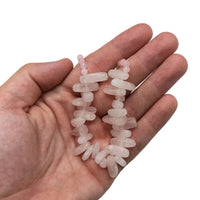 Collar de gemas Longstone con cuarzo rosa: colgante alargado de piedra rosada y cuentas - equilibrio emocional