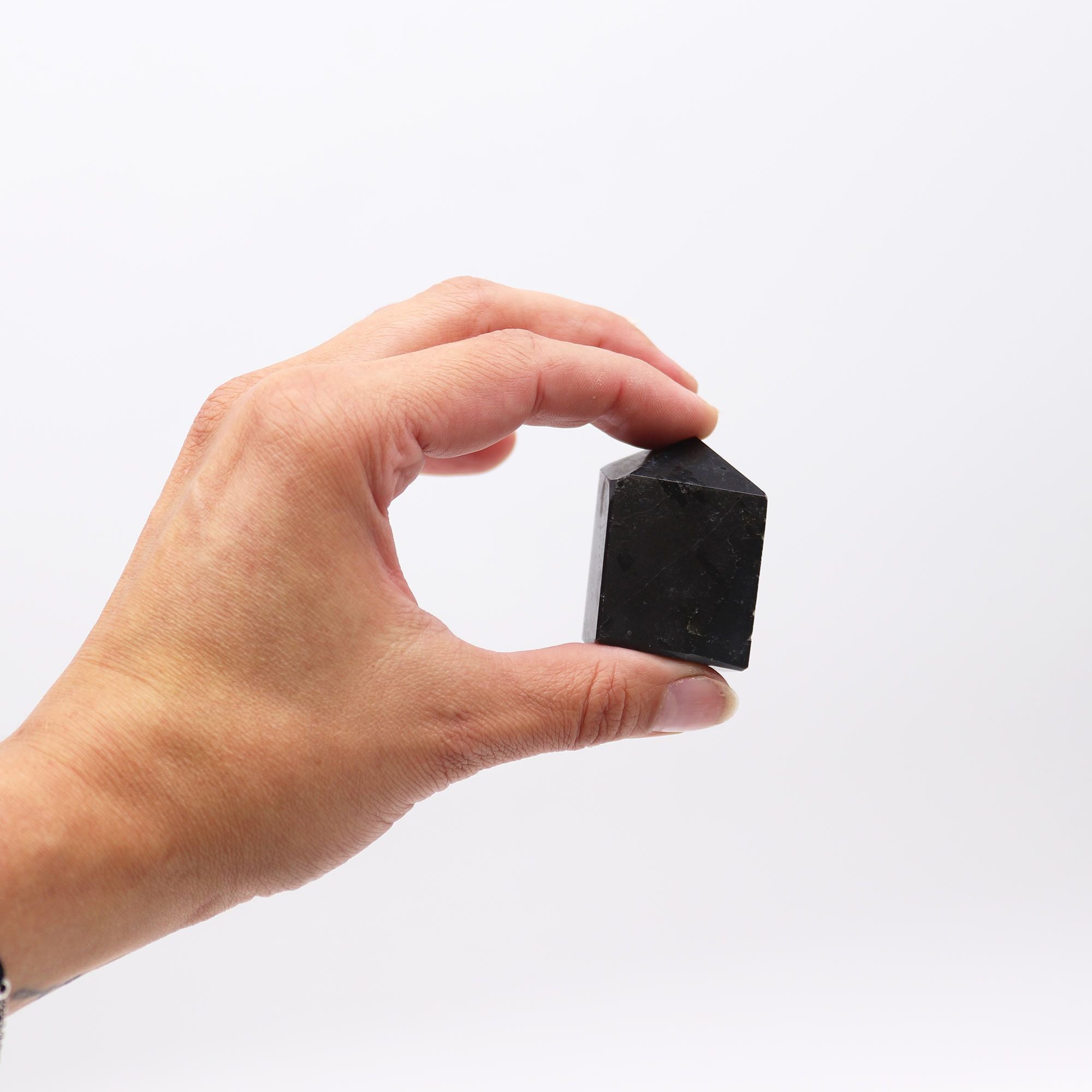 Puntas de gemas aproximadamente 6 cm (0.5 kg) - turmalina negra de la India (aproximadamente 8 piezas)
