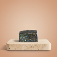 Labradorita Madagascar piedras medianas 250-370 g 65-90 mm iridiscente azul-verde - brinda claridad y equilibrio