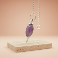 Péndulo Lingam de Amatista natural con cadena plateada, púrpura - útil para meditación y radiestesia - guía intuitiva
