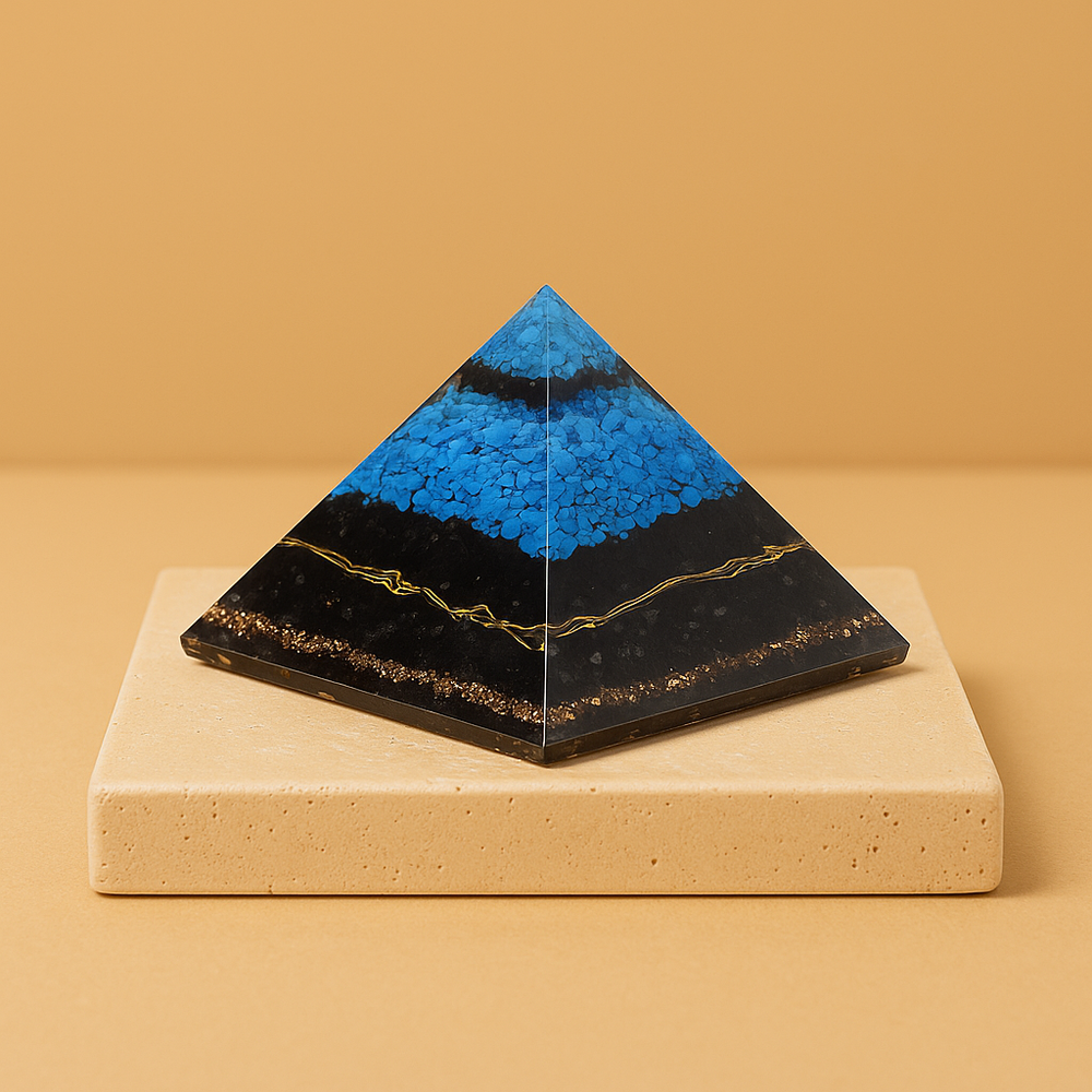 Pirámide de Orgonita 70 mm Turmalina Negra y Chakra