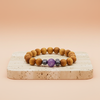 Amatista pulsera elástica de cuentas moradas y cedro natural, diseño circular - potencia intuición, calma y protección