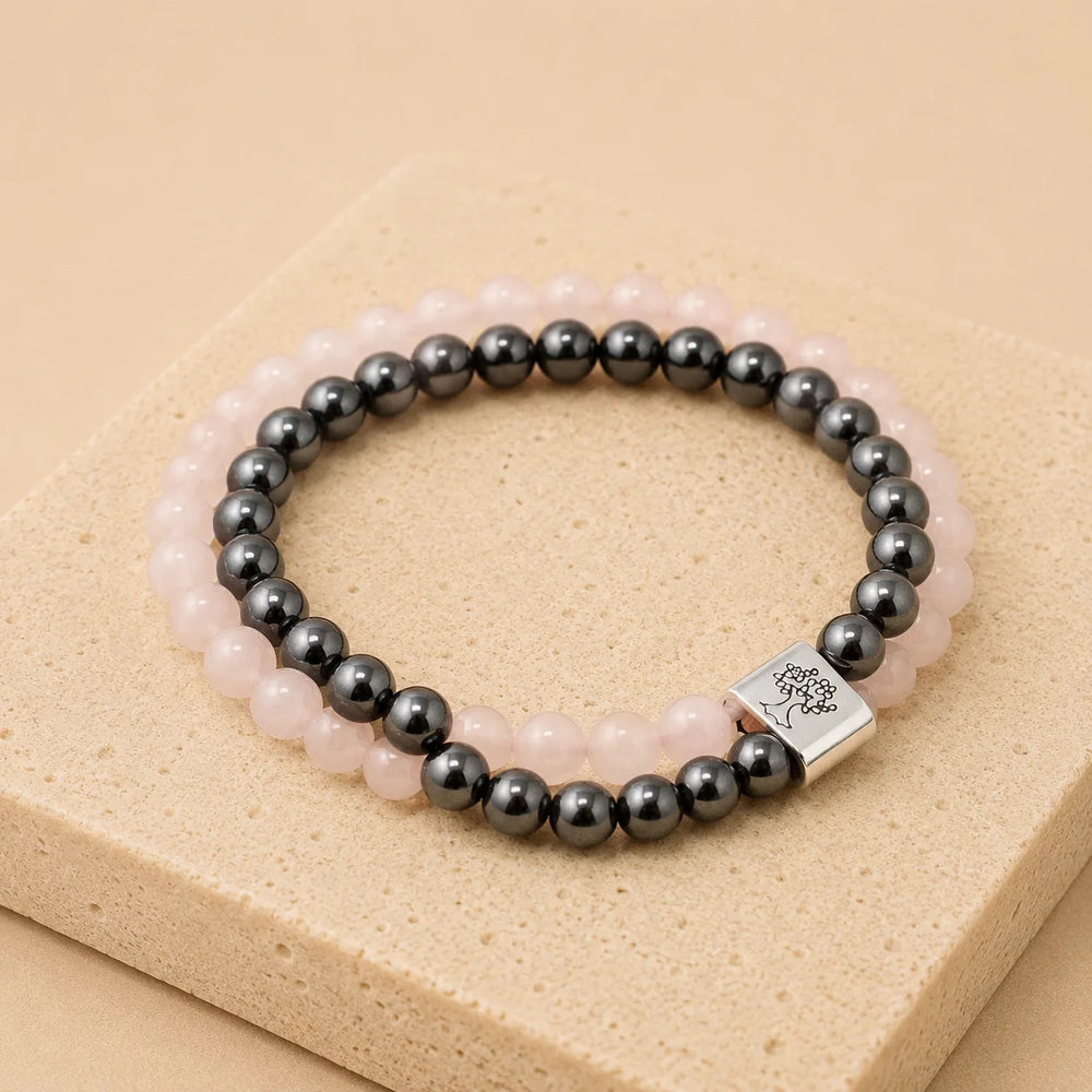 Pulsera magnética de cuarzo rosa: elástica con cuentas naturales e imanes discretos, color rosado - amor propio y bienestar.